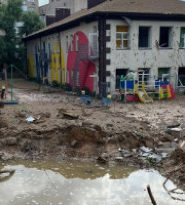 Ракетний обстріл Києва: друга ракета влучила у дитсадок