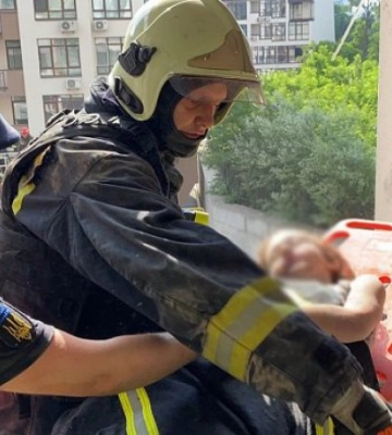 Унаслідок ракетного обстрілу Києва загинула людина