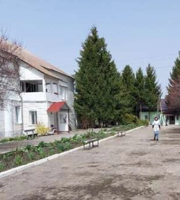 Російські військові обстріляли психоневрологічний інтернат на Сумщині: троє людей — у лікарні