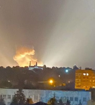Палає. На окупованому Донбасі пролунали вибухи на великому складі боєприпасів російських окупантів