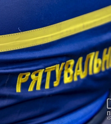 Криворізькі рятувальники вилучили тіло чоловіка з 4-метрової ями
