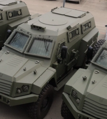 Уперше в Україні: Фонд Порошенка разом з волонтерами купують партію нових бронемашин італійського виробництва для десантників