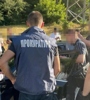 Ділки налагодили схему легалізації росіян в Україні: з працевлаштуванням у Києві та Львові