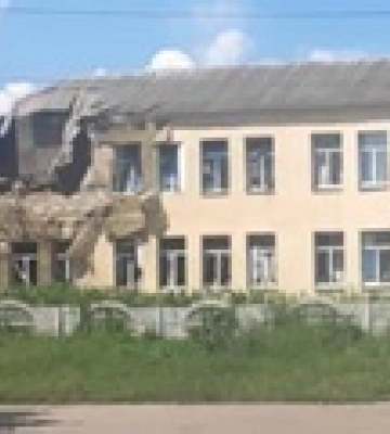 Вражеский вертолет нанес удар по школе на Сумщине