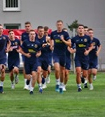 Дніпро-1 почав підготовку до сезону з Довбиком та Громовим, але без тренера