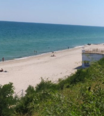 Порожні пляжі та море з медузами: у мережі показали &quot;ажіотаж&quot; в окупованій Кирилівці, фото та відео