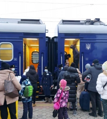 Зростає потік біженців: до евакуаційного поїзда Покровськ-Львів додають вагони