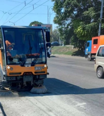 В Одесі пошкодили дорогу