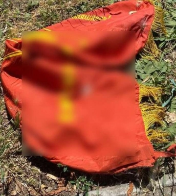 На Дніпропетровщині чоловік розгулював в одязі із забороненою символікою