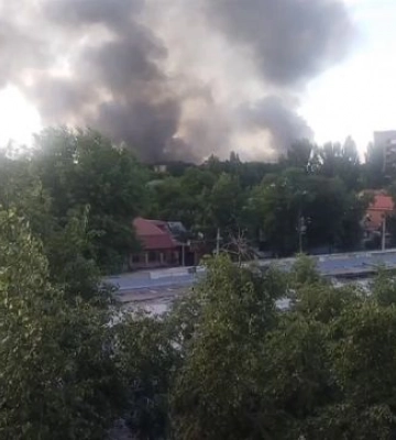 У Донецьку спалахнула пожежа: вибухає російський склад зброї