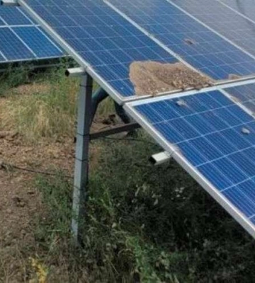 Горить поле і розбита електростанція: ворог обстріляв Дніпропетровщину