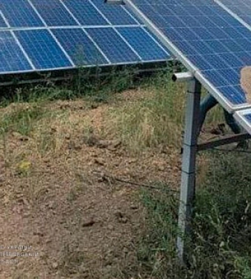 Через обстріл у Криворізькому районі розбита сонячна електростанція та горить поле з пшеницею