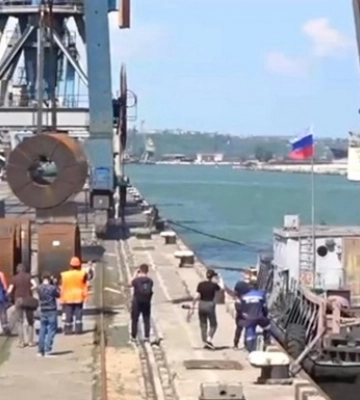 У Маріуполі росіяни відновили роботу порту - радник мера