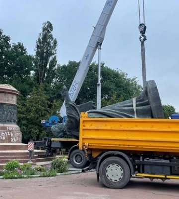У Переяславі влада знесла символ возз’єднання України з Росією 