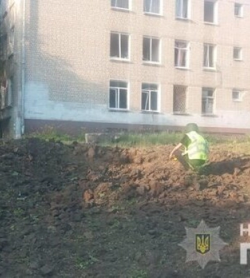 Последствия удара оккупантов по специализированной школе в Харькове. ФОТОрепортаж