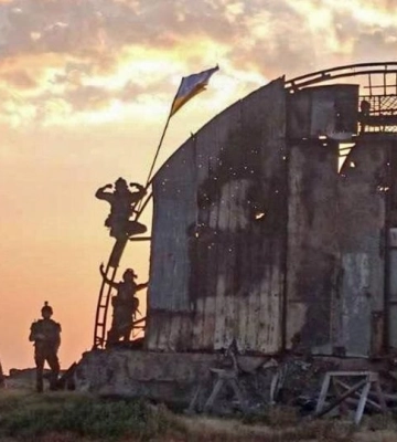 Спецоперація Зміїний: ССО показали ексклюзивні кадри висадки на острів