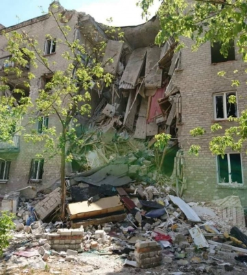 Щоб вийти на адмінкордон Луганської області, армія РФ артилерією знищує навколишні села