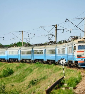 У Дніпрі змінили розклад руху низки приміських поїздів