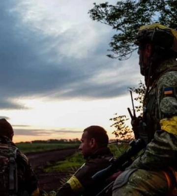 Два склади боєприпасів, поромна переправа, 59 окупантів і понад десять одиниць техніки: стали відомі добові втрати ворога на півдні