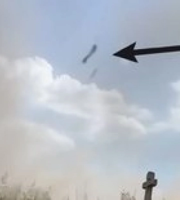 Бутусов попал под обстрел &quot;градами&quot;, снял падающий снаряд на видео