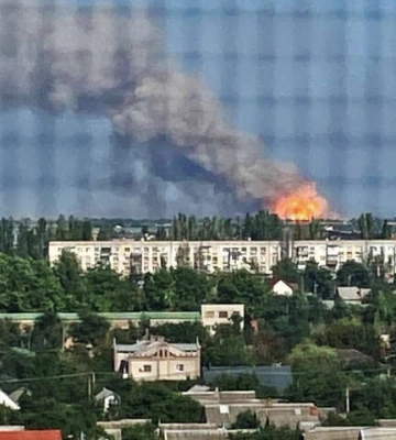 ЗСУ завдали потужного удару по складах окупантів під Херсоном – ЗМІ (відео)