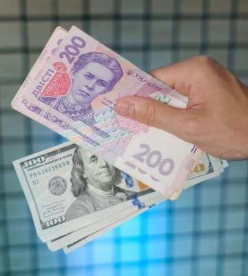 Долар продовжує дешевшати: актуальні курси в Україні на 20 жовтня