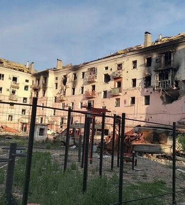 В Мариуполе под завалами дома обнаружили еще 100 погибших горожан