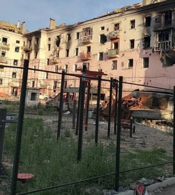 В одному з будинків у Маріуполі знайдено понад 100 тіл загиблих від бомбардувань