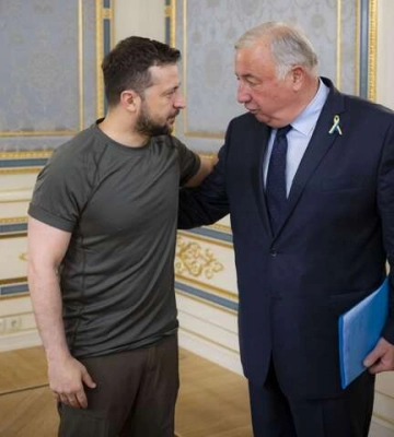 Зеленський обговорив відновлення України з головою Сенату Франції 