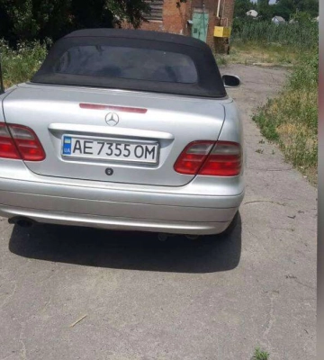 В Днепре мужчина месяц шантажирует горожан