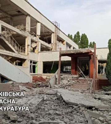 Вночі російські ракети влучили у школу та будинок у Харкові