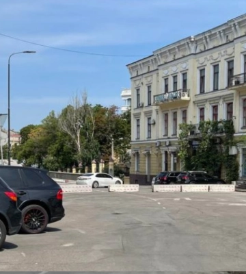 В Одессе снова можно гулять по Екатерининской площади
