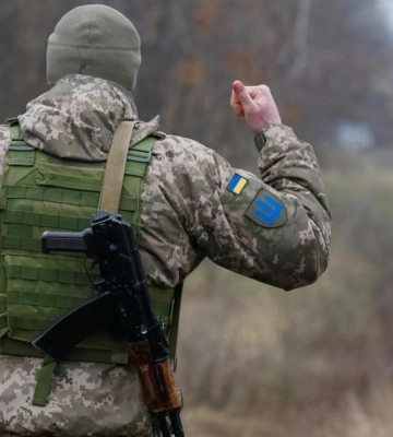 Удар по складу окупантів в Новій Каховці: втрати ворога обчислюються сотнями