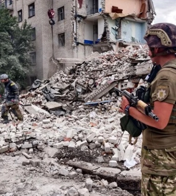 Під завалами у Часовому Яру можуть бути 24 особи