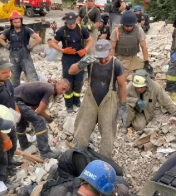 Кількість загиблих внаслідок ворожого удару по Часовому Яру зросла до 18 осіб