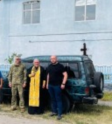 На Виннитчине верующие УПЦ приобрели внедорожник для воинов ВСУ На Виннитчине верующие УПЦ приобрели внедорожник для воинов ВСУ