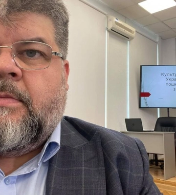 &quot;Кого интересует мой анал, приглашаю на прием&quot;. Нардеп Яременко в Facebook поругался с политиками и политологом из-за поддержки Ермака