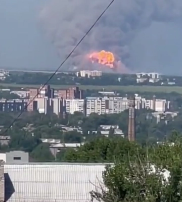 В Луганской области взорвали склад боеприпасов россиян (Видео)