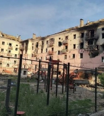 В Мариуполе под завалами дома обнаружили более 100 тел погибших. Оккупанты не намерены их хоронить