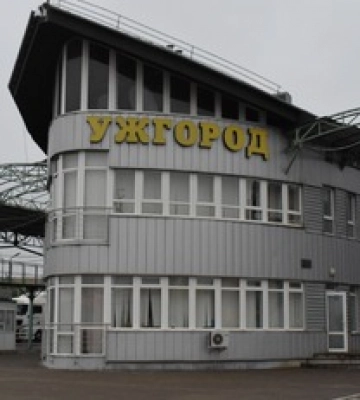 Встигнути на &quot;нульове&quot; розмитнення: прикордонники відкрили для легковиків ще один пункт пропуску