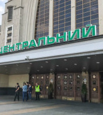 На Центральний залізничний вокзал Києва повернули автоматичні камери схову