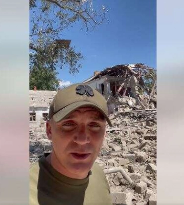 «Полностью разрушен один корпус». Мэр Николаева показал, как выглядит школа, в которую попала российская ракета — видео