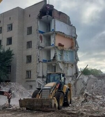 Виявлено ще два тіла під час розбирання завалів будинку у м. Часів Яр, загальна кількість загиблих зросла до 43, - ДСНС