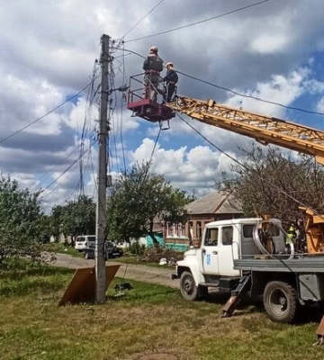 Через російські обстріли у Харкові без світла залишилися 80 будинків