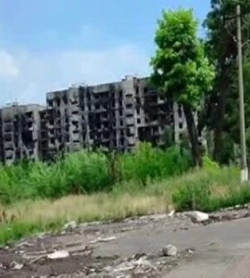 &quot;Я хотів у Прип&#039;ять, а тут Прип&#039;ять прийшла до мене&quot;, - підліток показав реалії Маріуполя. ВIДЕО