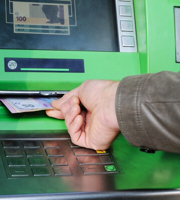 Банки возобновляют работу на освобожденных территориях Харьковской области