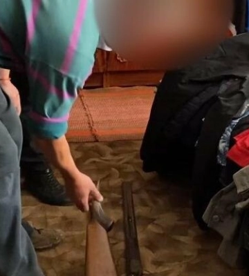 За чужі борги: на Одещині чоловік побив мисливською рушницею свого сусіда, - ФОТО