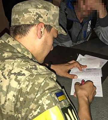 Рейды в столице. В Киеве полиция проверила ночные клубы и вручила более 200 повесток в военкоматы — фото, видео