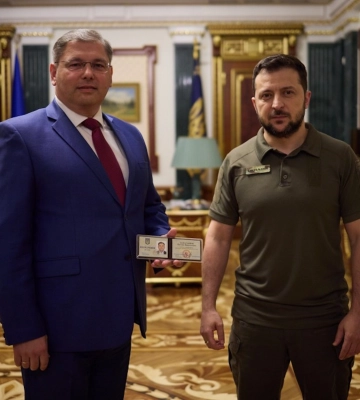 Зеленський призначив нового голову Чернівецької ОДА: що про нього відомо Зеленський призначив нового голову Чернівецької ОДА: що про нього відомо