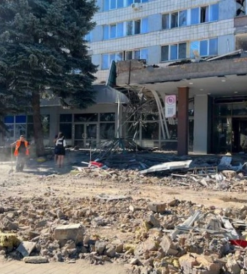 Ворог завдав удару по промислових обʼєктах Донеччини, на Херсонщині фіксують збільшення техніки росіян, – ОВА